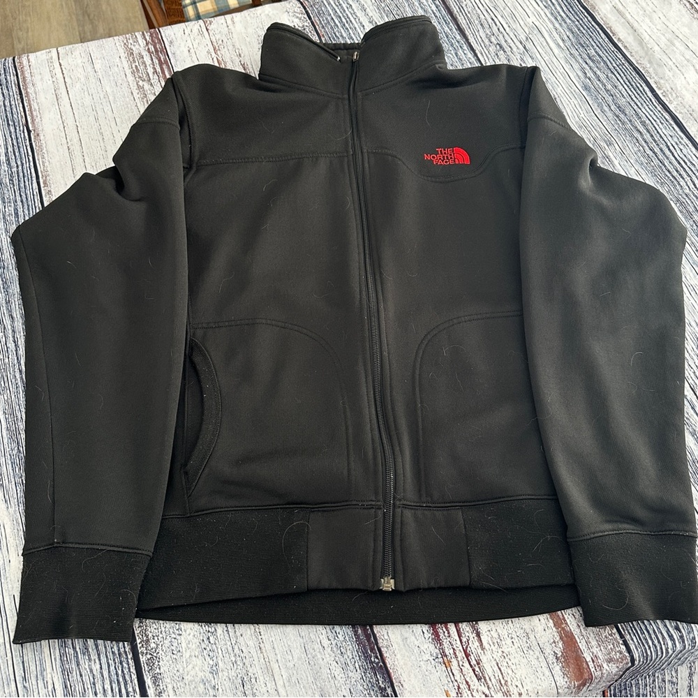 The North Face men’s softshell zip up jacket